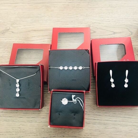 Swarovski authentic Crystals White Rhodium plated - Picture 9 of 9